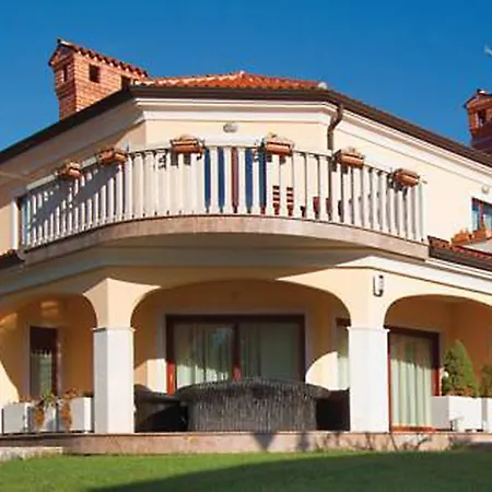 Teuta Apartment